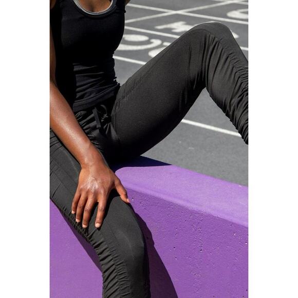 Agogie +40 Wearable Resistance Ruched Legging Black Size XS - Picture 3 of 6